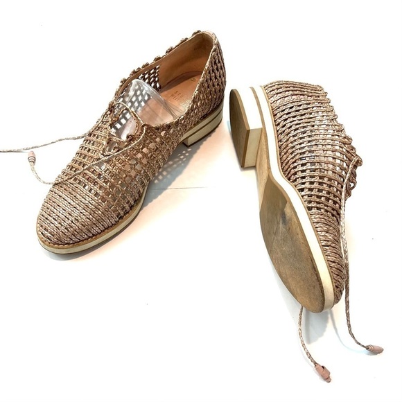 Stewart Weitzman Raffia Woven Loafer - Picture 4 of 11